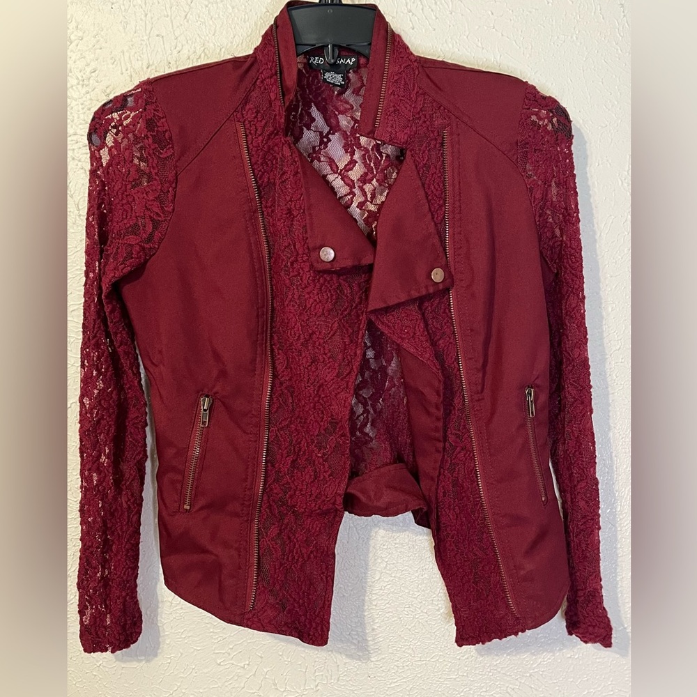 Red Snap Sz M Maroon Long sleeve Jacket